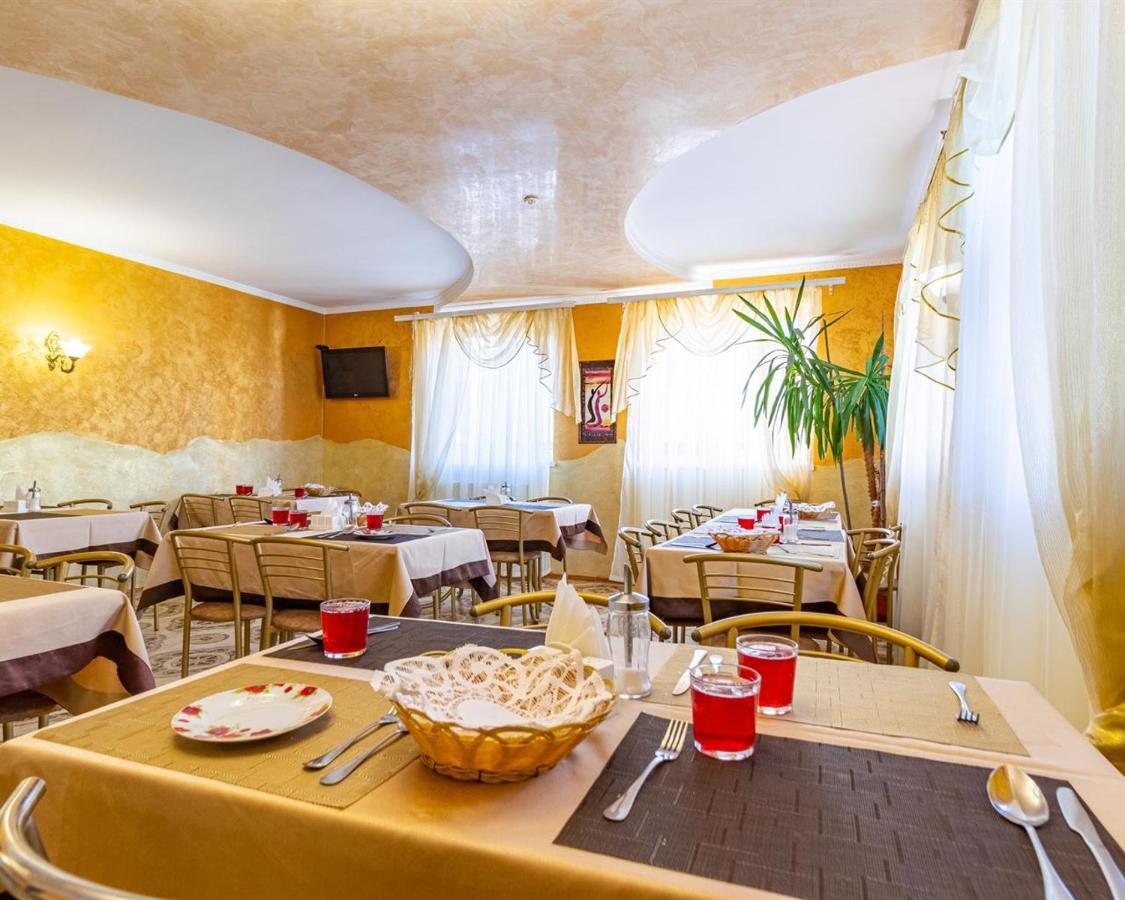 Hotel юран
