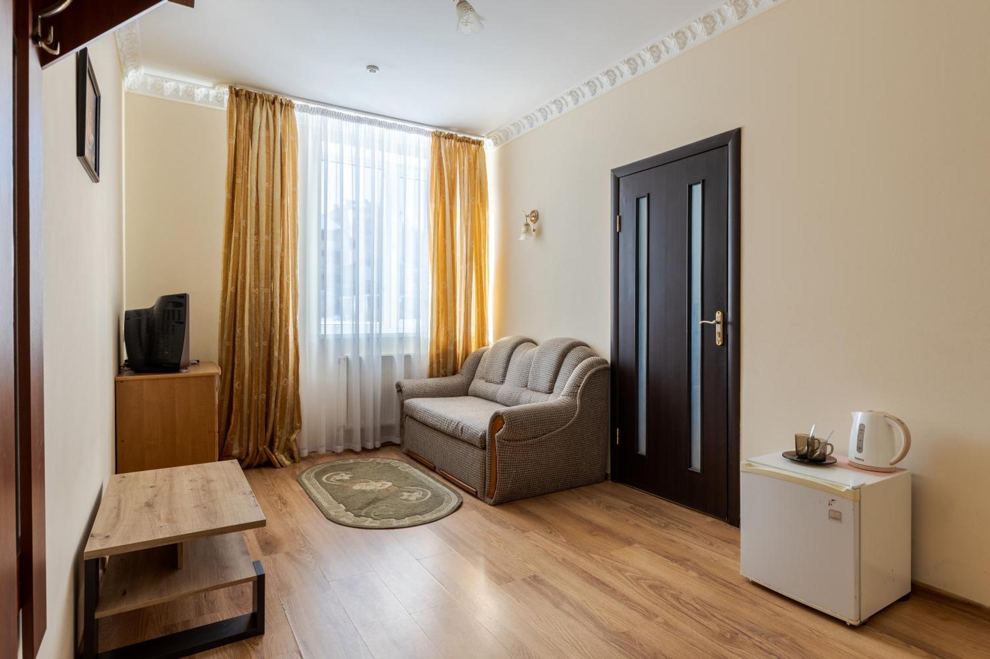 Hotel юран *